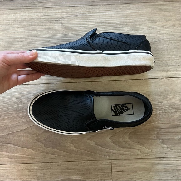 Vans - Black Perf Leather Slip On Sneakers - Size 8 Women’s - Picture 5 of 11